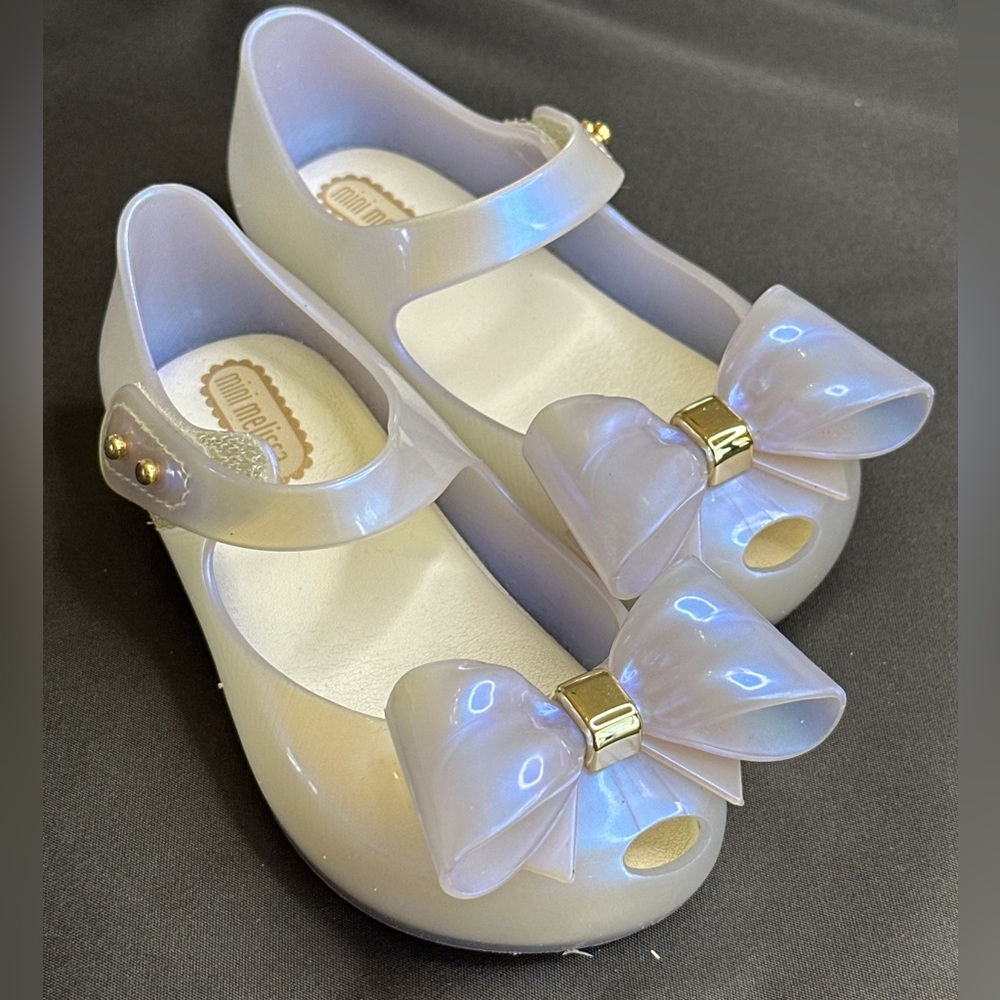 Mini Melissa size 8